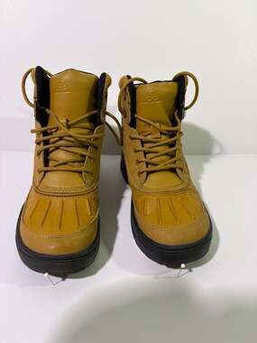 Nike ACG Woodside 2 High Size 4.5Y Wheat Boots